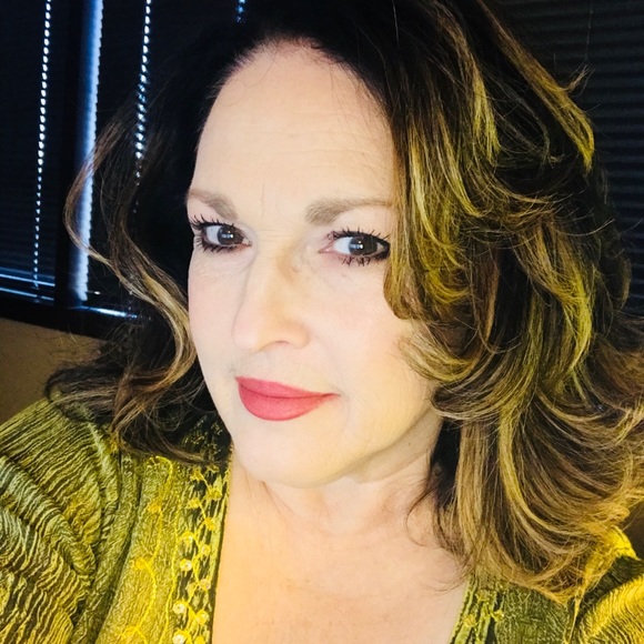 Meet your Posher, Sandra - Picture 1 of 1